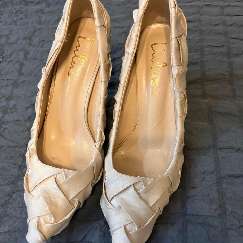 Lulus Women's Cream and Tan Courts
